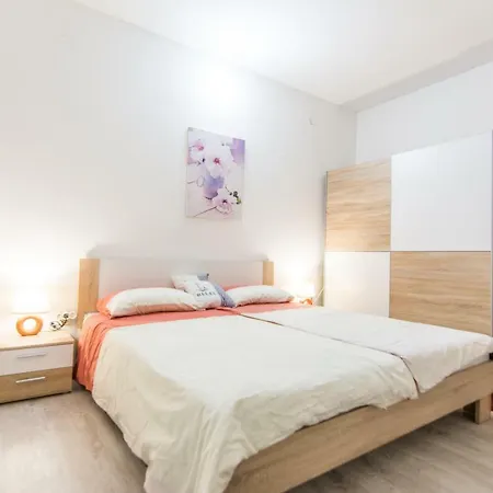 Dugi Otok Daire Sali