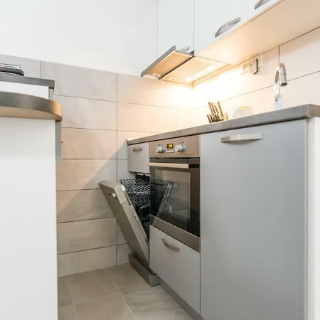 Dugi Otok Daire Sali